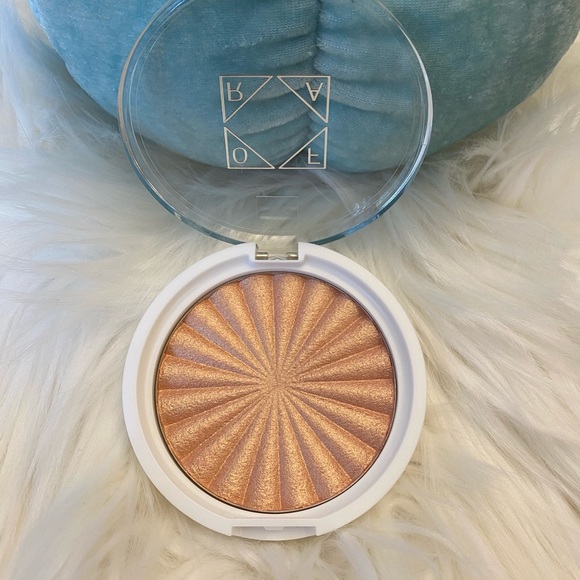 Large Compact-OFRA Highlighter in the shade SoHo - Picture 1 of 3